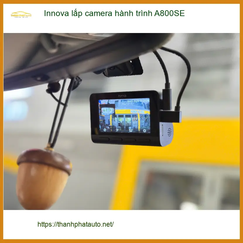 Chú Khải lắp camera hành trình A800SE cho Innova tại Quận 2 để an tâm lái xe đường dài ảnh thực tế 4