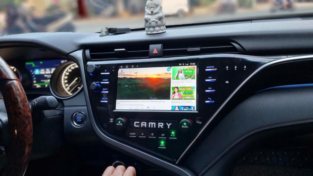Màn Hình Toyota Camry 2020 Lắp Đặt Tận Nơi Uy Tín Tại TPHCM chính hãng 2