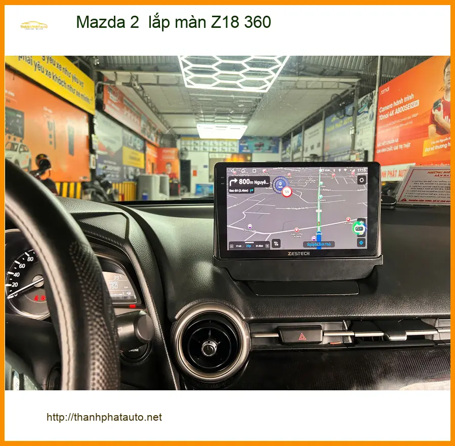 Anh Tùng Mazda 2 lắp màn Z18 360 Quận 9 để loại bỏ điểm mù khi di chuyển