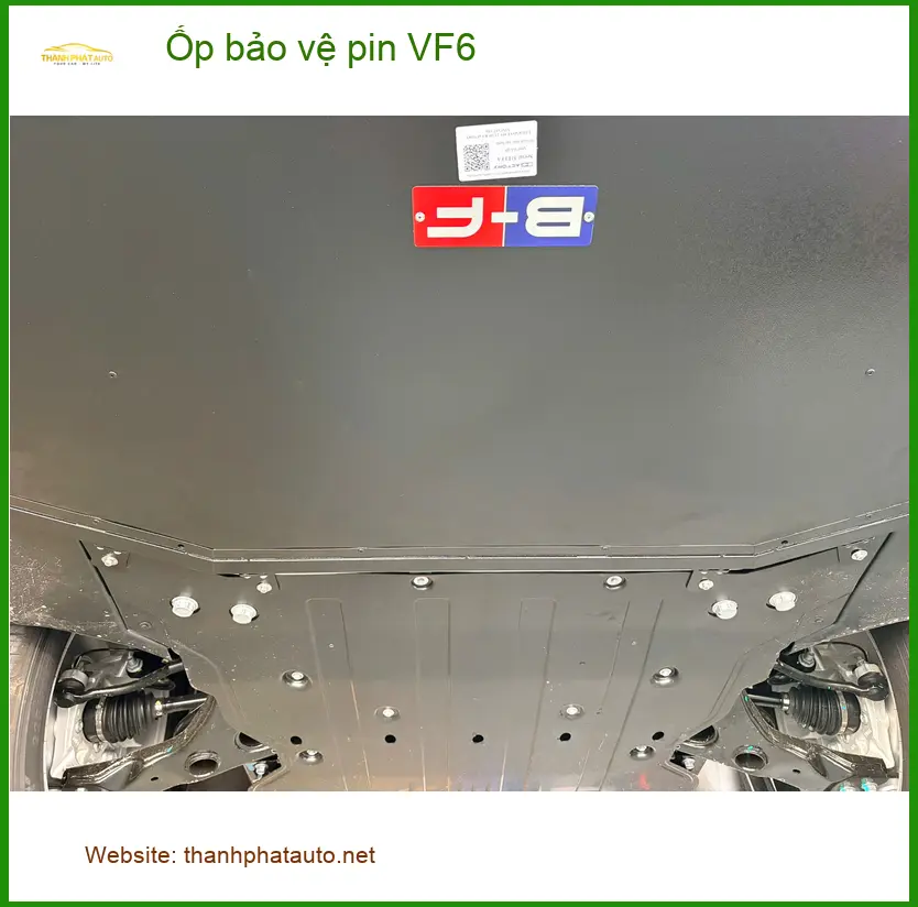 Anh Lâm lắp Ốp bảo vệ pin VF6 tại Quận 12 tránh hư hại khi đi đường xấu