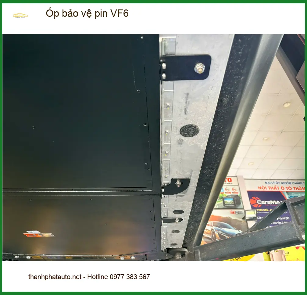Anh Khải lắp ốp bảo vệ pin VinFast VF6 tại Quận 9 tránh va đập gầm xe ảnh thực tế 3