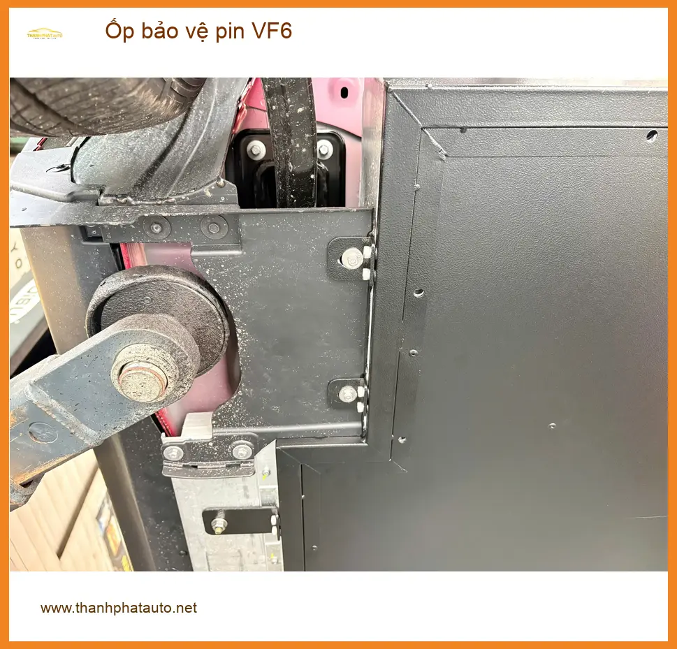 Bác Trọng tìm Ốp bảo vệ pin VF6 tại Quận Thủ Đức để kéo dài tuổi thọ pin. ảnh thực tế 5
