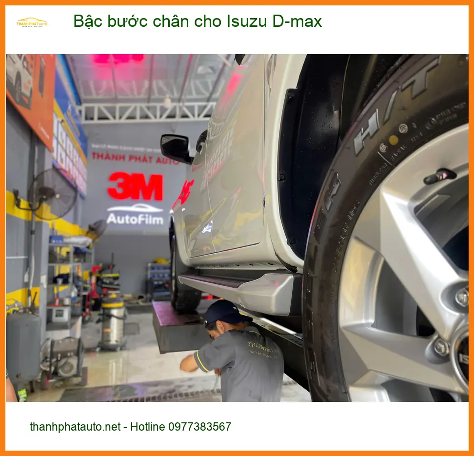 Anh Khang lắp bậc bước chân Isuzu D-max tại Thủ Đức để lên xuống dễ ảnh thực tế 2