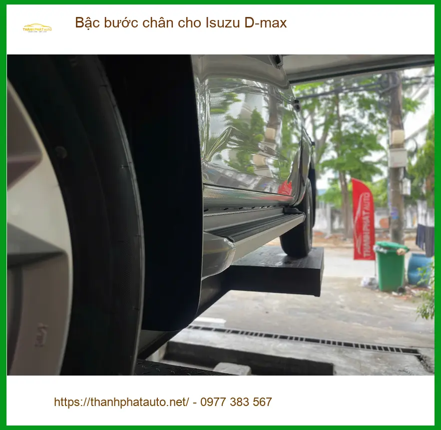 Chú Sơn lắp bậc bước chân cho Isuzu D-max tại Quận 6 để lên xuống dễ dàng ảnh thực tế 3