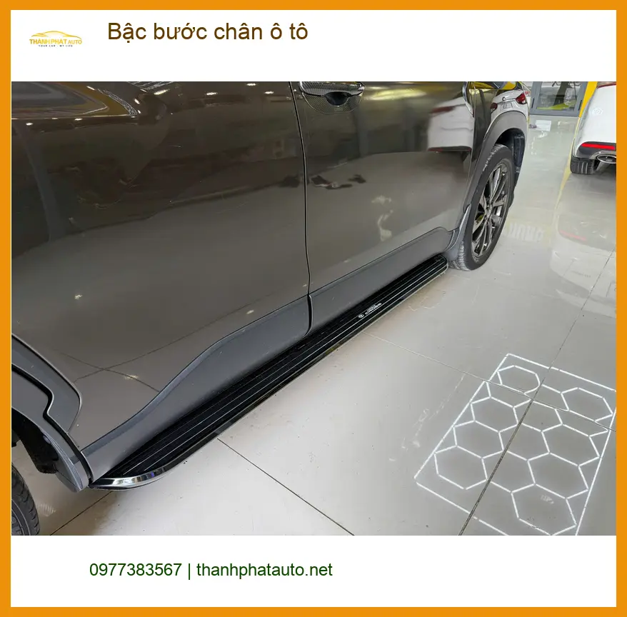 Chị Thảo lắp bậc bước chân ô tô cho Kia Carnival tại Hóc Môn ảnh thực tế 4