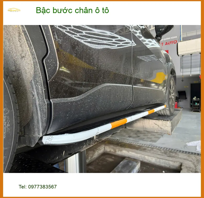 Anh Cường lắp bậc bước chân ô tô cho Hyundai Santa Fe tại Quận 9 để xe thêm vững chãi. ảnh thực tế 2
