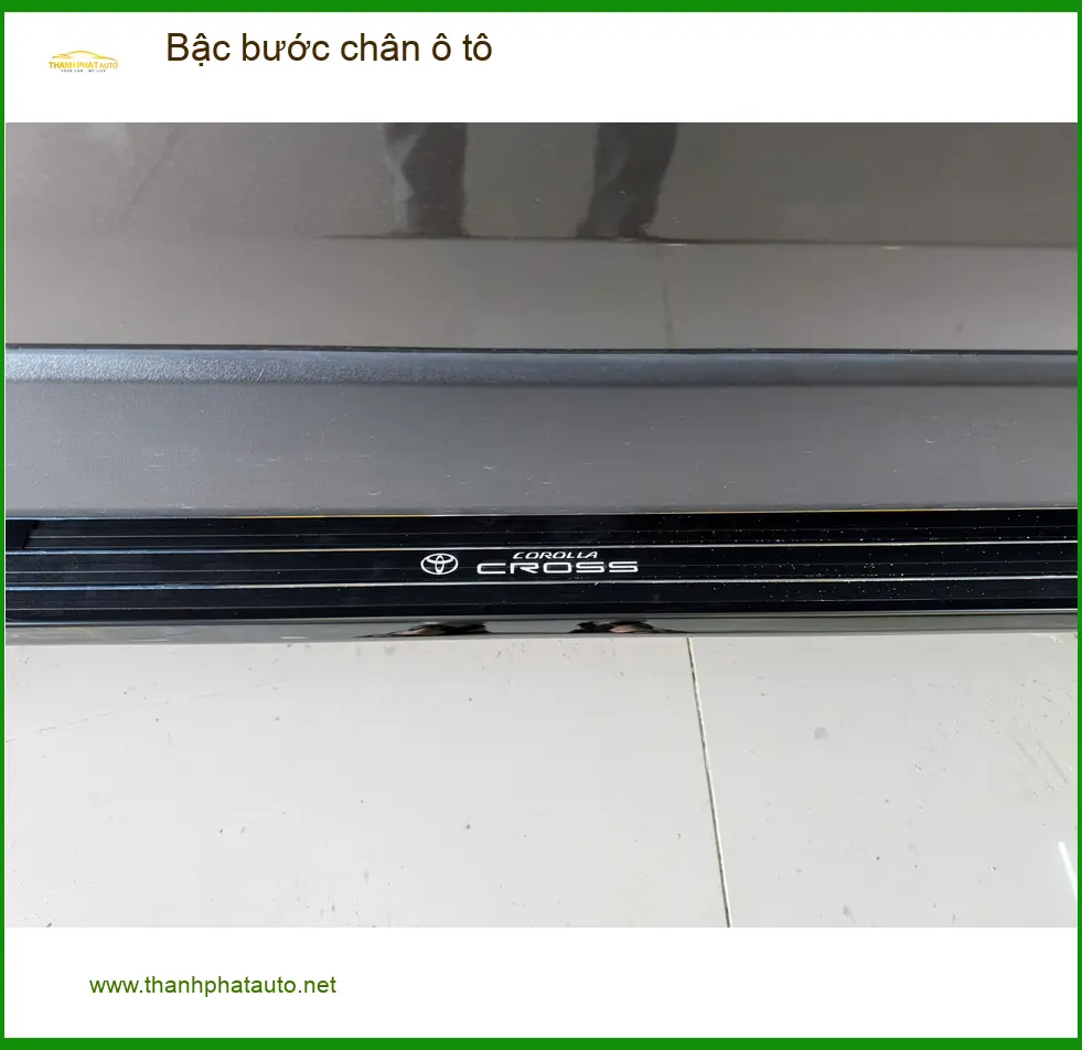 Anh Quang lắp bậc bước chân ô tô Hyundai Santa Fe tại Quận 12 để lên xuống xe dễ hơn ảnh thực tế 4