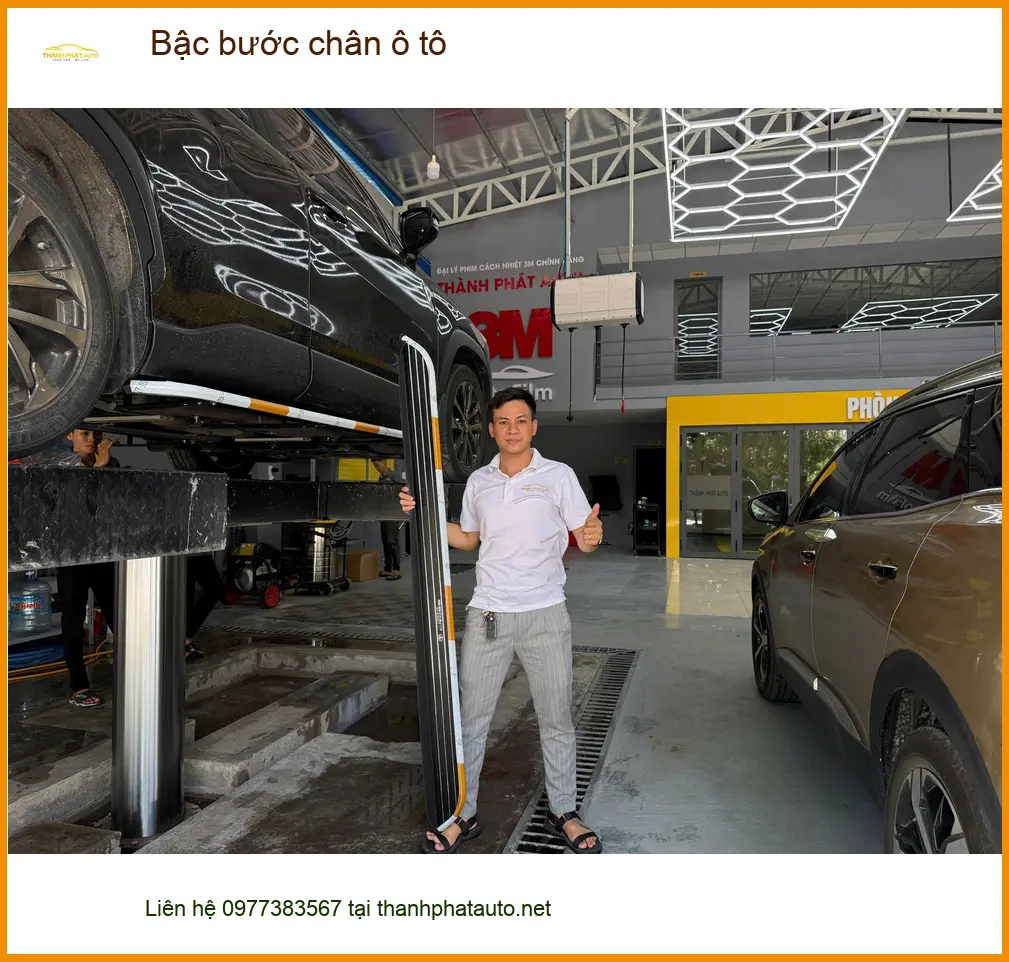 Anh Tùng lắp bậc bước chân xe Outlander tại Quận 7, giúp gia đình tiện lợi ảnh thực tế 2