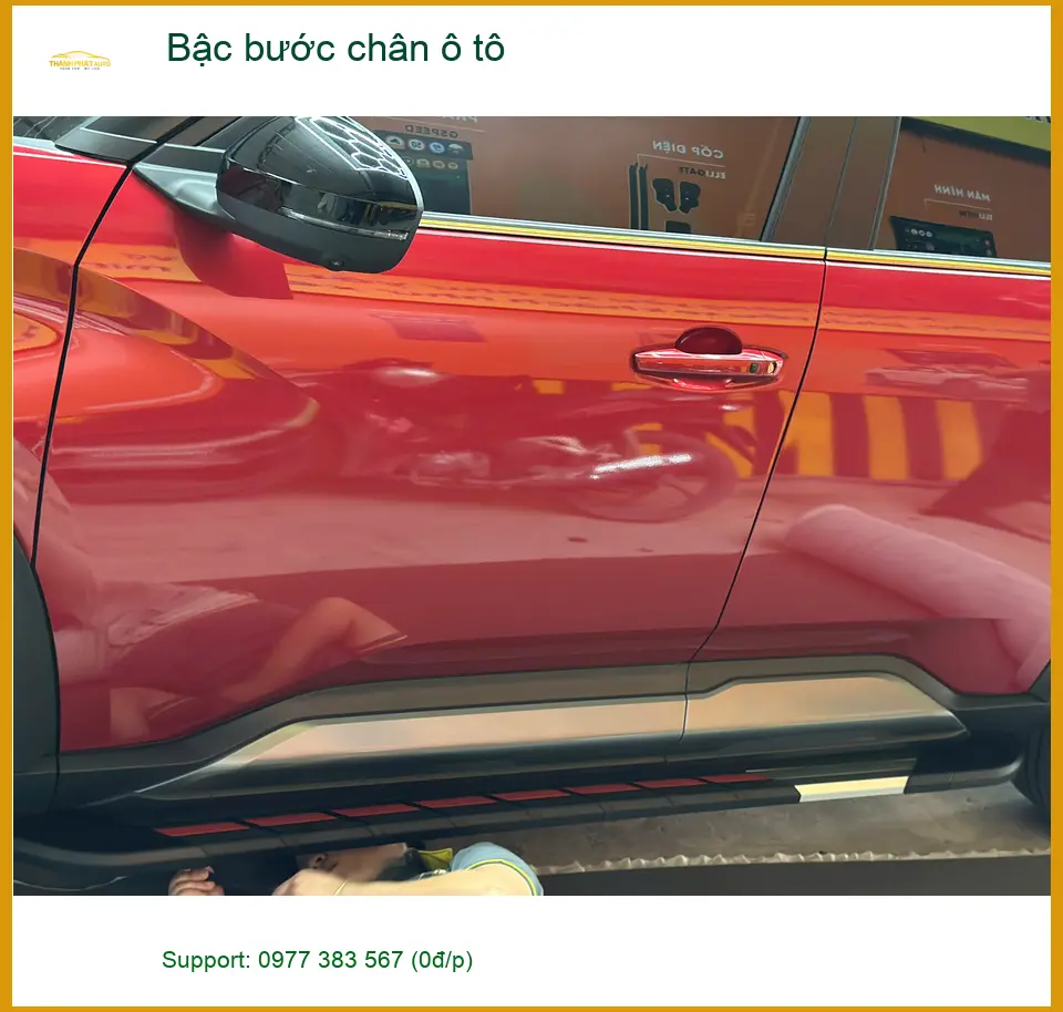Chị Mai Khanh lắp bậc bước chân ô tô cho Kia Carnival tại Quận 11 ảnh thực tế 4