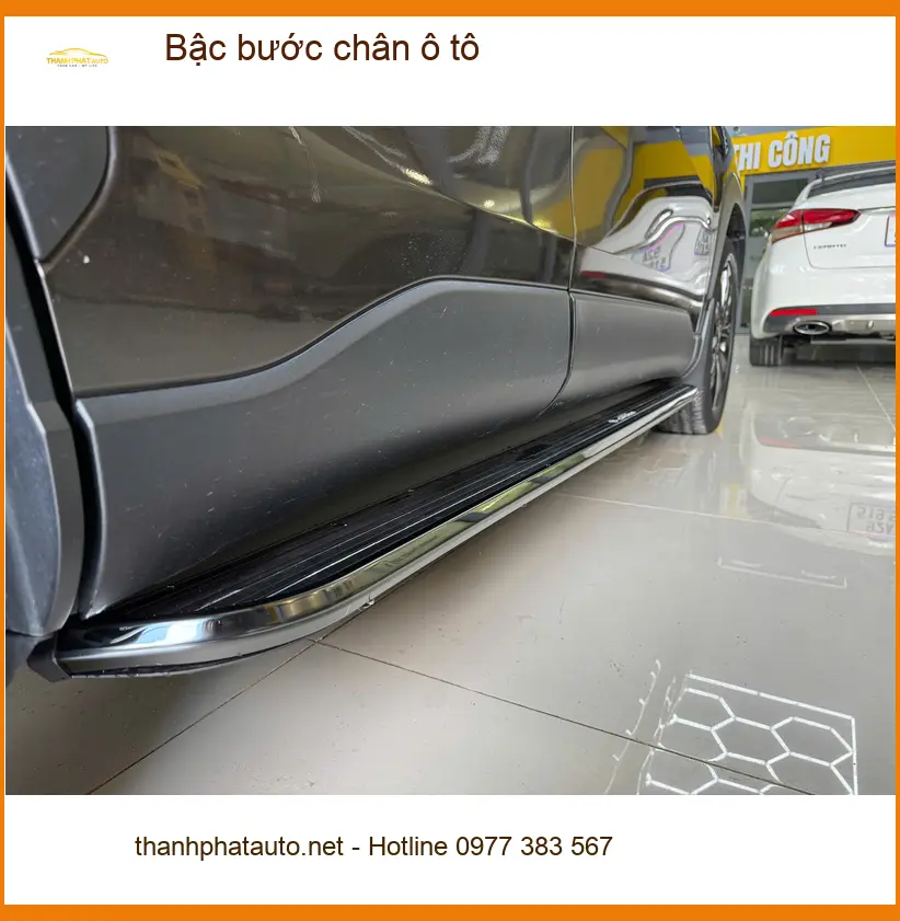 Anh Tùng lắp bậc bước chân xe Outlander tại Quận 7, giúp gia đình tiện lợi ảnh thực tế 5