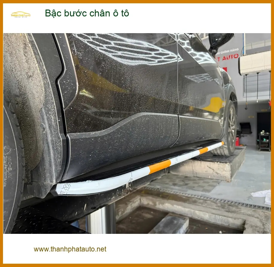 Chị Thảo lắp bậc bước chân ô tô Mazda CX-5 tiện lợi hơn tại Quận 5 ảnh thực tế 4