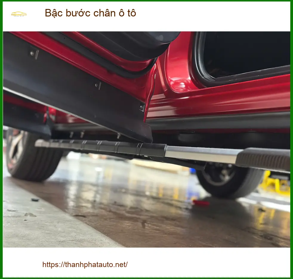 Chị Thảo lắp bậc bước chân ô tô Ford Everest tại Quận 12 cho xe thêm tiện nghi ảnh thực tế 4