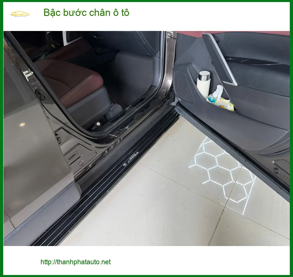 Chị Thảo lắp bậc bước chân ô tô Mazda CX-5 tiện lợi hơn tại Quận 5 ảnh thực tế 5