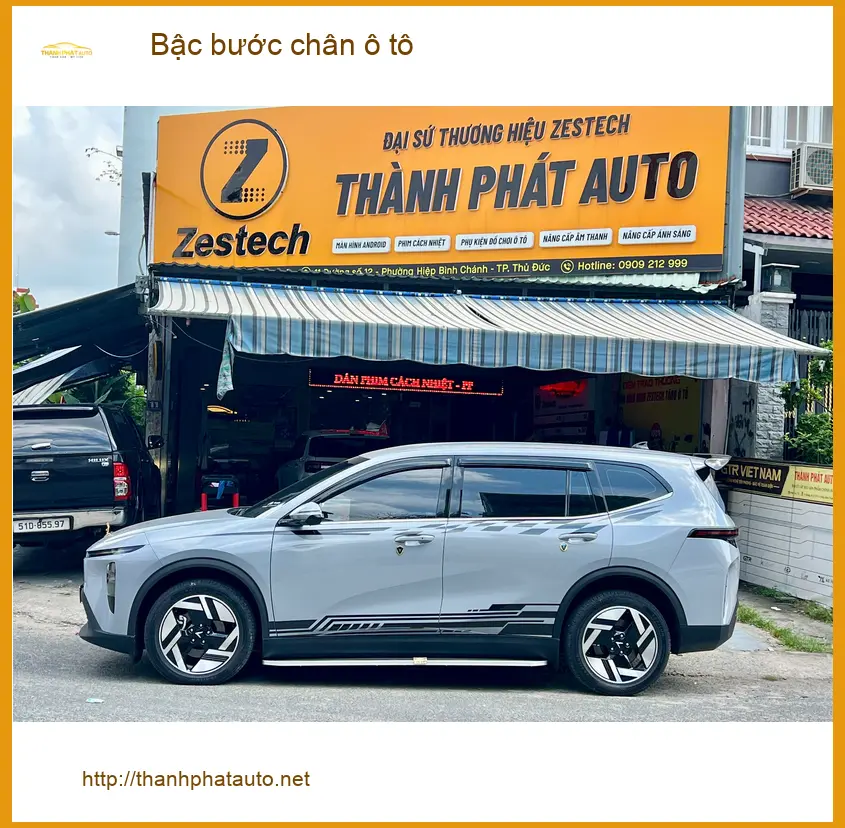 Anh Khải lắp bậc bước chân ô tô Honda HR-V tại Quận Phú Nhuận cho người lớn tuổi