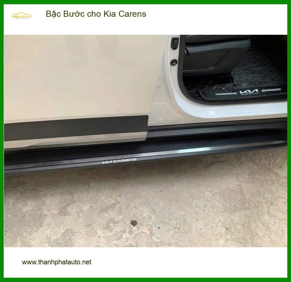 Anh Khải lắp Bậc Bước cho Kia Carens để việc lên xuống xe an toàn hơn tại Quận Gò Vấp