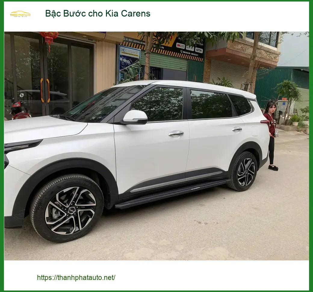 Chị Thùy lắp Bậc Bước cho Kia Carens tại Quận Nhà Bè cho gia đình tiện lên xuống ảnh thực tế 4
