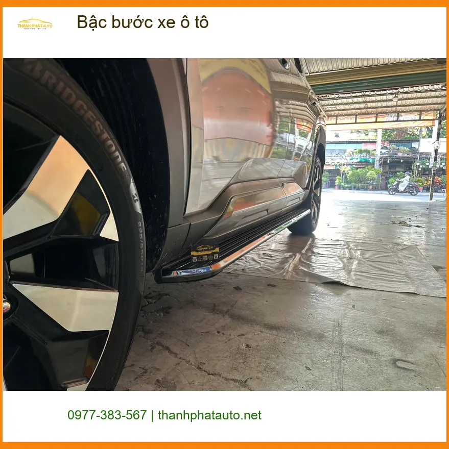 Chị Thanh lắp bậc bước xe ô tô Hyundai Santa Fe tại Hóc Môn cho gia đình ảnh thực tế 2