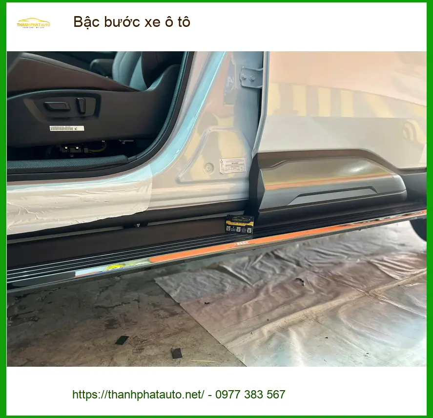 Chị Thanh lắp bậc bước xe ô tô Hyundai Santa Fe tại Hóc Môn cho gia đình ảnh thực tế 3