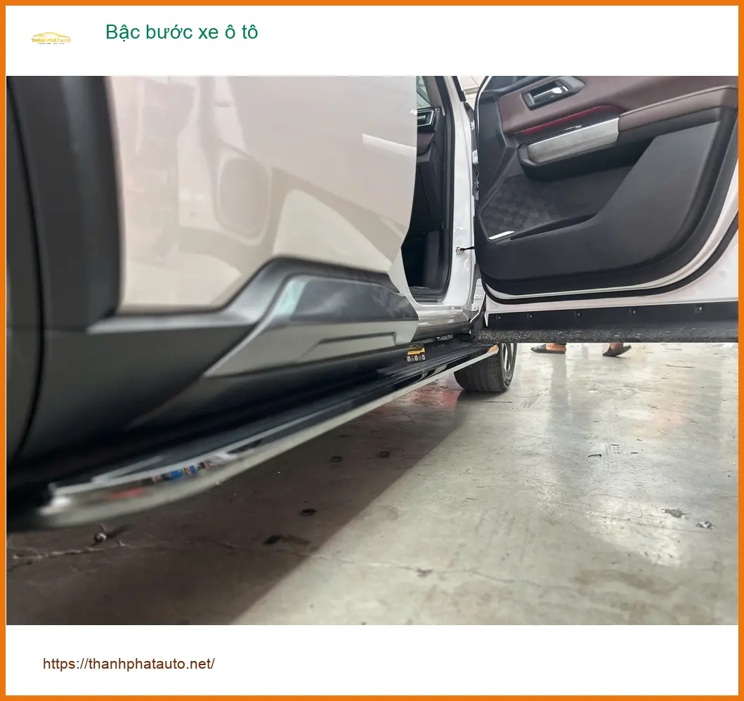 Chú Minh lắp bậc bước xe ô tô Ford Everest tại Quận Thủ Đức ảnh thực tế 4
