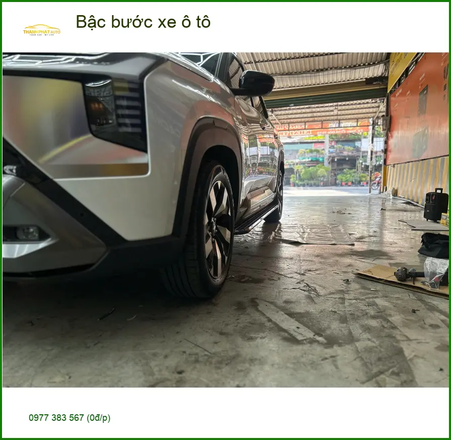 Chú Lâm lắp bậc bước xe ô tô Honda CRV tại Bình Chánh để lên xuống dễ dàng hơn ảnh thực tế 2
