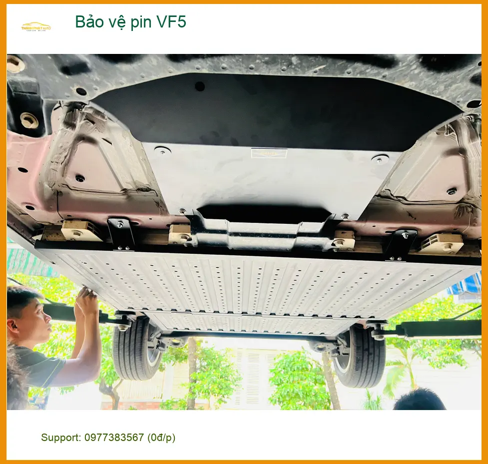 Anh Hoàng Long lắp bảo vệ pin VinFast VF5 uy tín ở Quận Tân Bình ảnh thực tế 5