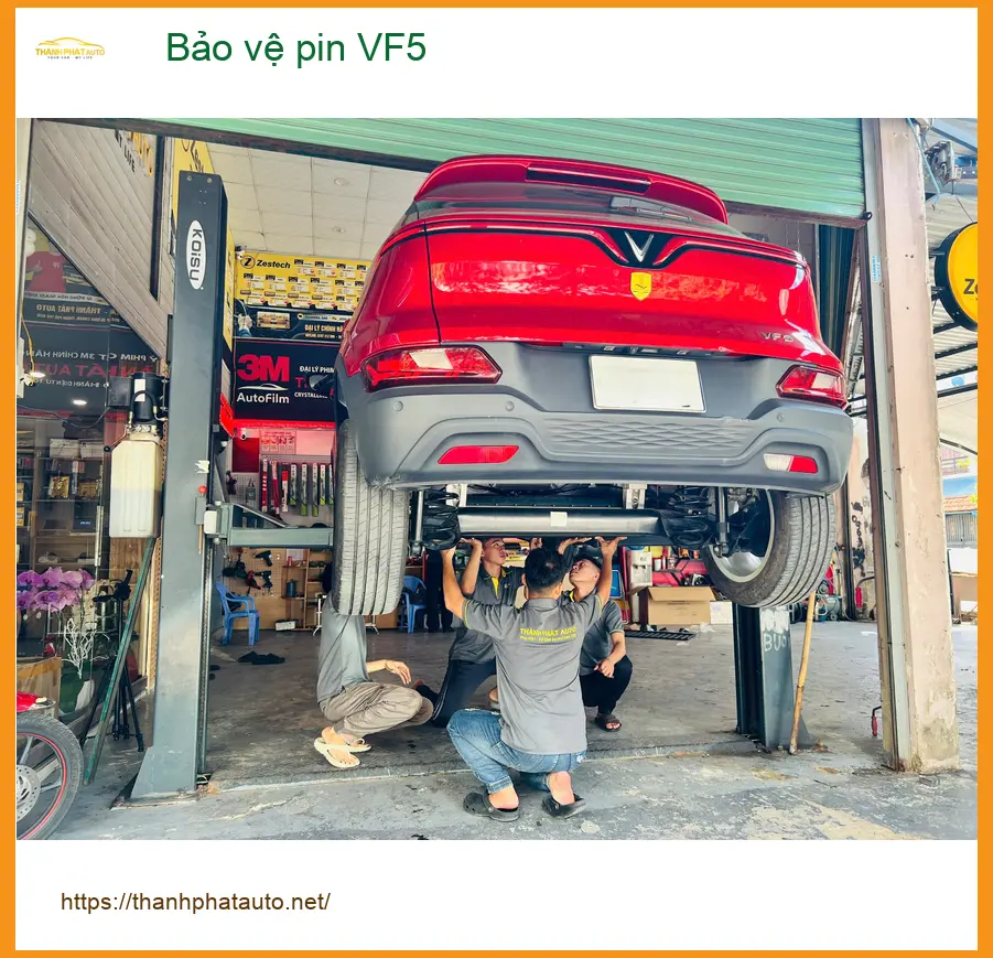 Chị Mai Phương Bảo vệ pin cho VF5 tại Quận 4 trước kỳ nghỉ lễ dài ảnh thực tế 4
