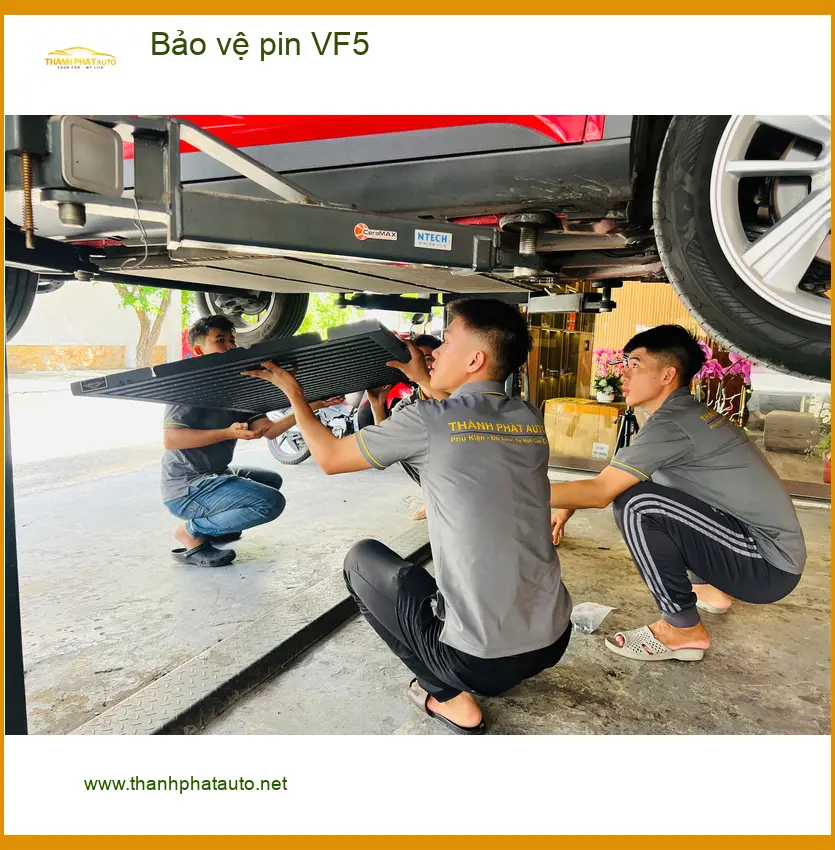 Chú Vĩnh bảo vệ pin VF5 tại Quận Thủ Đức để an tâm di chuyển xa ảnh thực tế 3