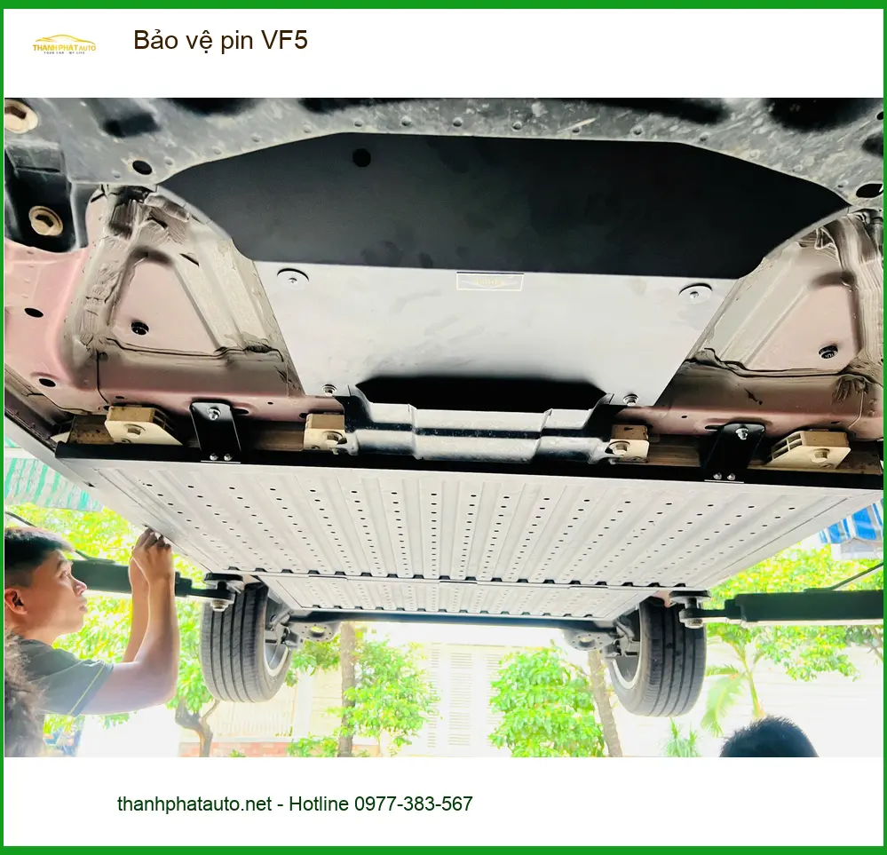 Chị Mai Lan bảo vệ pin VinFast VF5 tại Quận 7 để kéo dài tuổi thọ pin xe điện ảnh thực tế 3