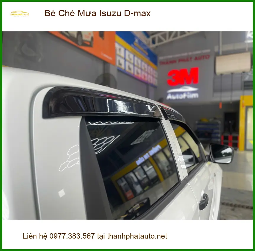 Anh Khải lắp Vè Che Mưa Isuzu D-max Quận 2 tránh nước tạt khi hé kính ảnh thực tế 2