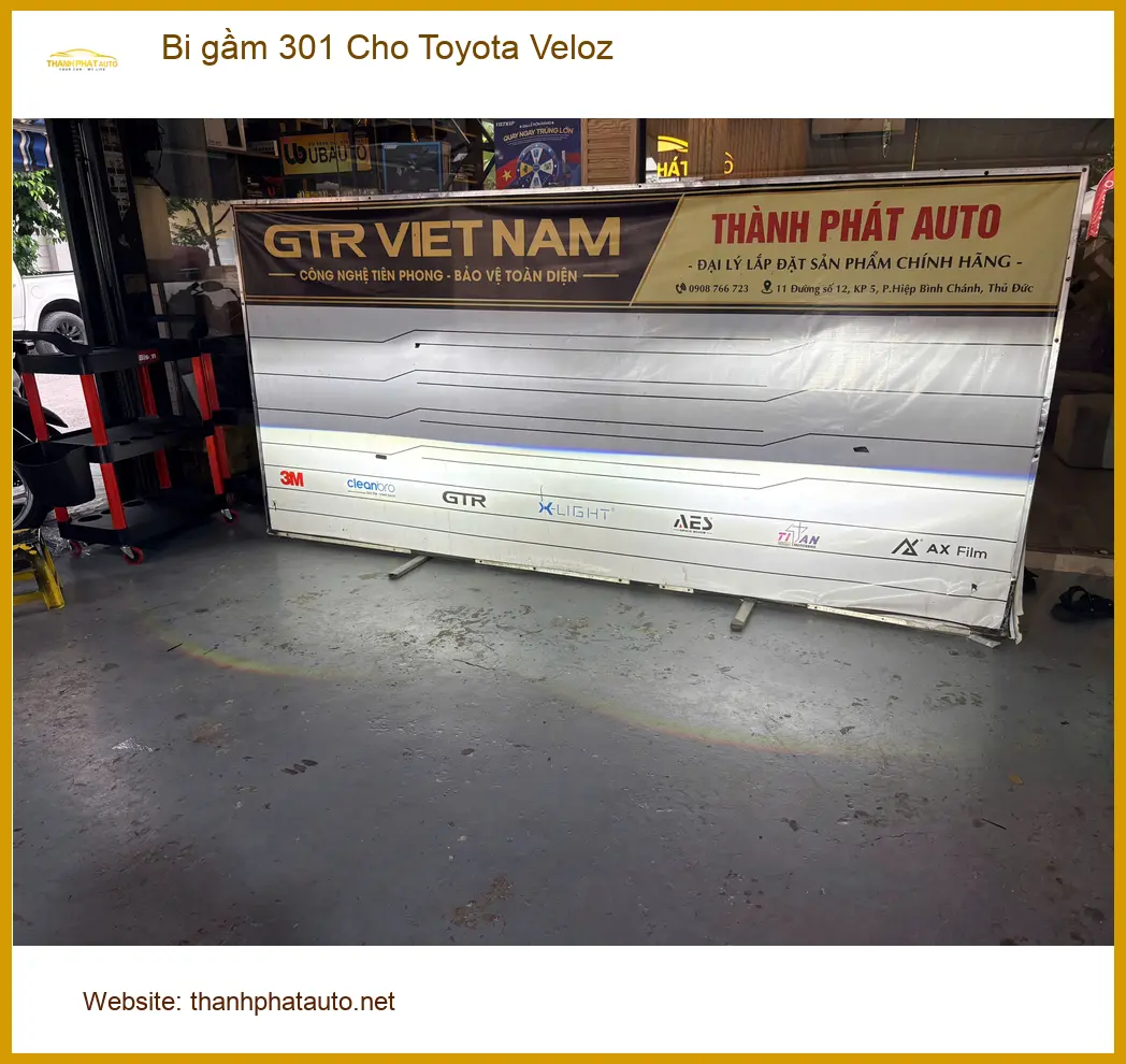 Anh Thành lắp bi gầm 301 cho Toyota Veloz tại Quận 10 để tăng sáng khi đi đêm