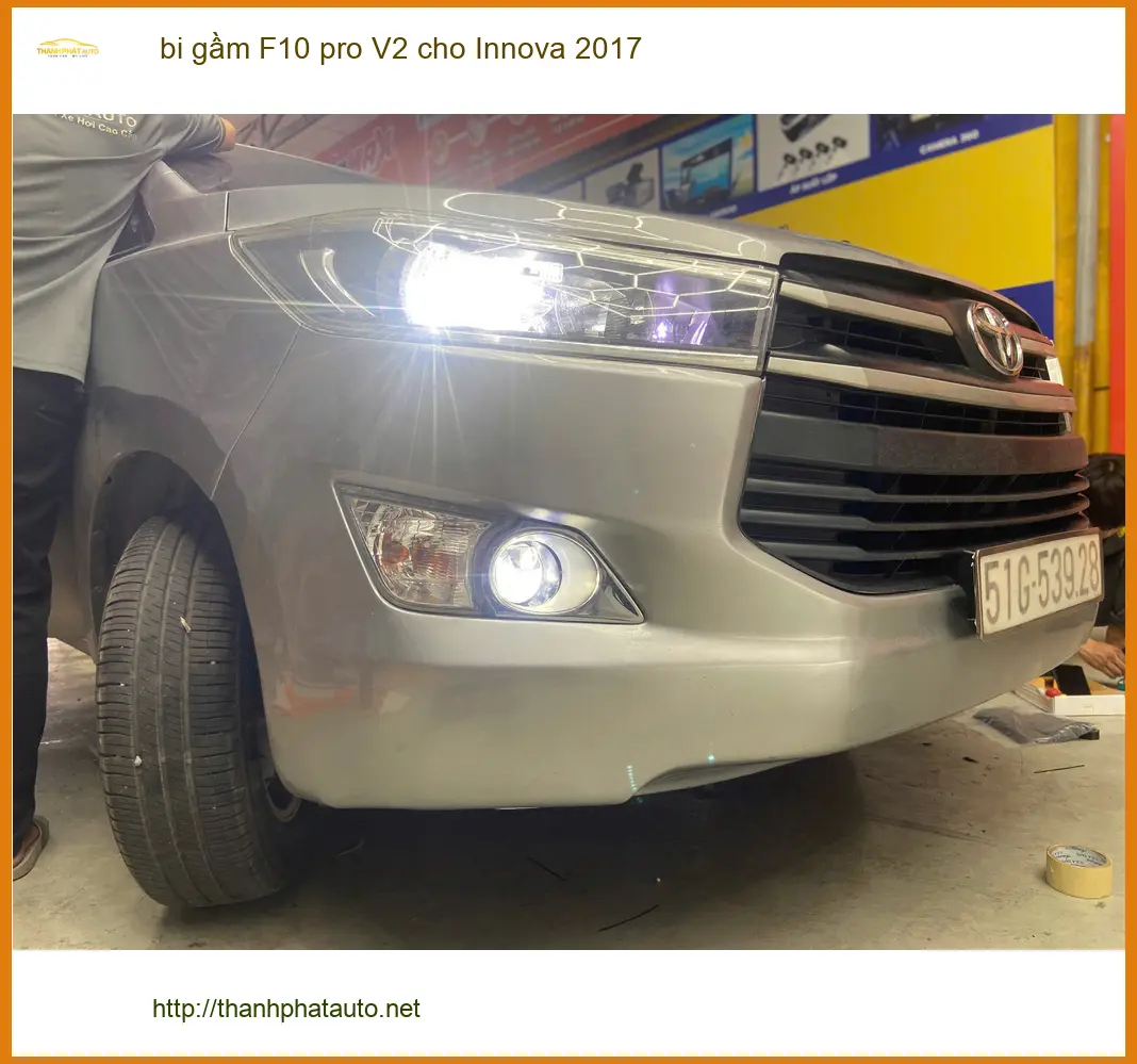 Anh Tấn lắp bi gầm F10 pro V2 cho Innova 2017 tại Quận 4 để tăng sáng an toàn ảnh thực tế 3