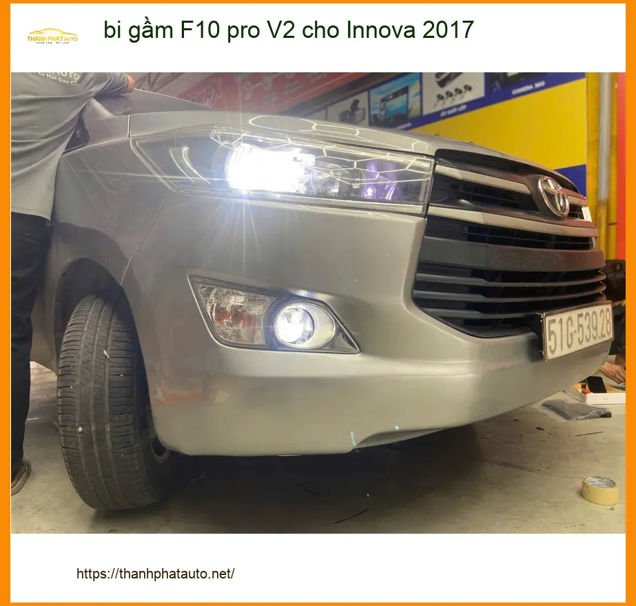 Anh Tấn lắp bi gầm F10 pro V2 cho Innova 2017 ở Tân Bình tăng sáng. ảnh thực tế 2