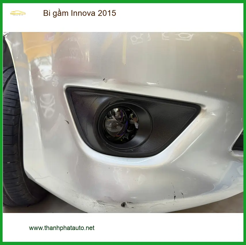 Chú Dũng độ bi gầm Innova 2015 tại Phú Nhuận do đèn zin yếu