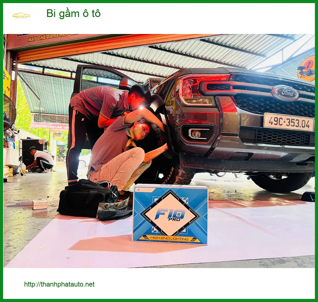 Chị Phúc An độ bi gầm ô tô cho Kia Carnival tại Quận 10 vì đèn zin không đủ sáng ảnh thực tế 3