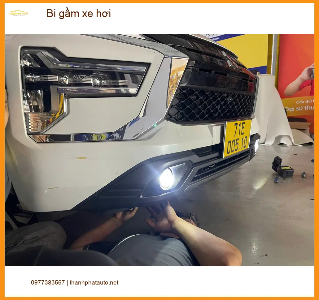 Anh Tấn độ bi gầm xe Hyundai Creta vì đèn zin yếu ở Bình Chánh ảnh thực tế 2