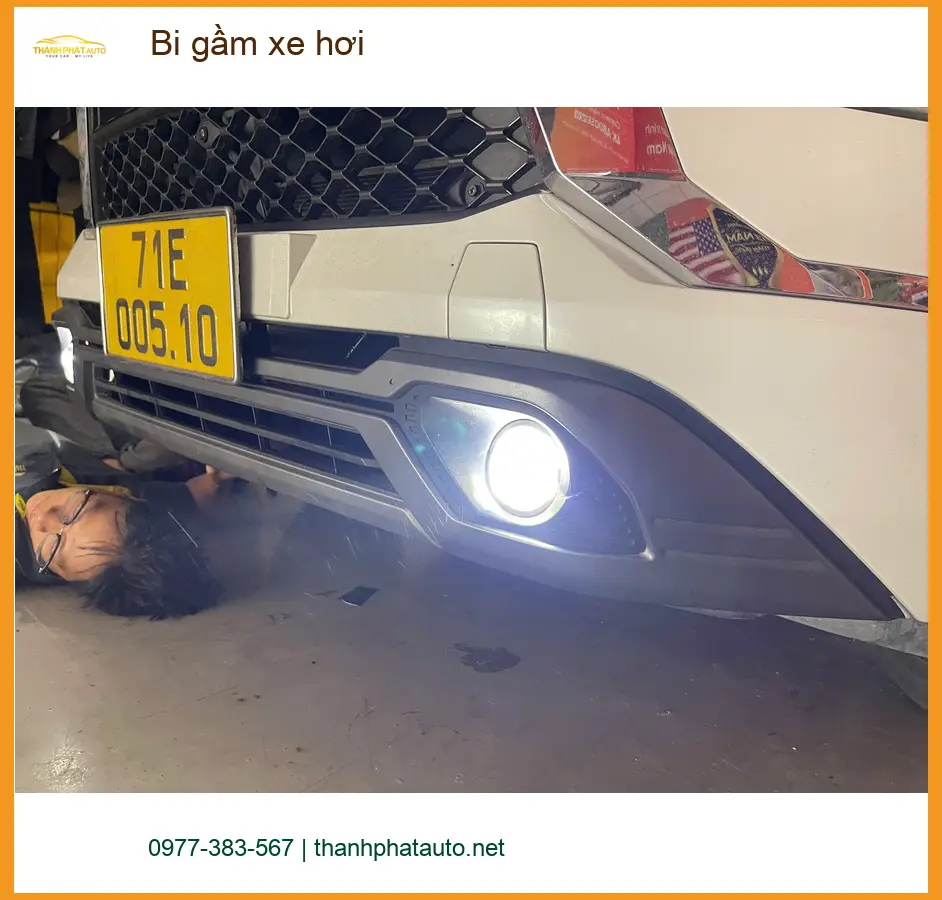 Anh Khang lắp bi gầm xe hơi Hyundai Accent tại Quận 9 do đèn zin quá yếu ảnh thực tế 2