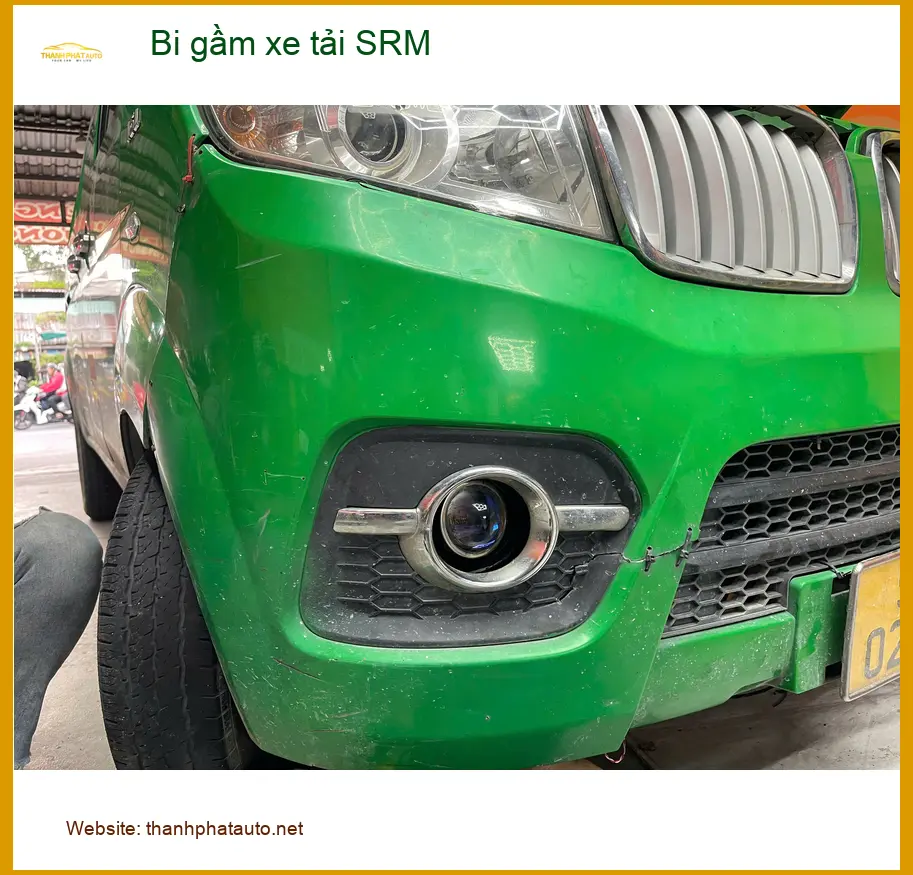 Anh Tuấn Kiệt lắp Bi gầm xe tải SRM tại Cần Giờ vì đèn zin yếu khi chở hàng đêm ảnh thực tế 3