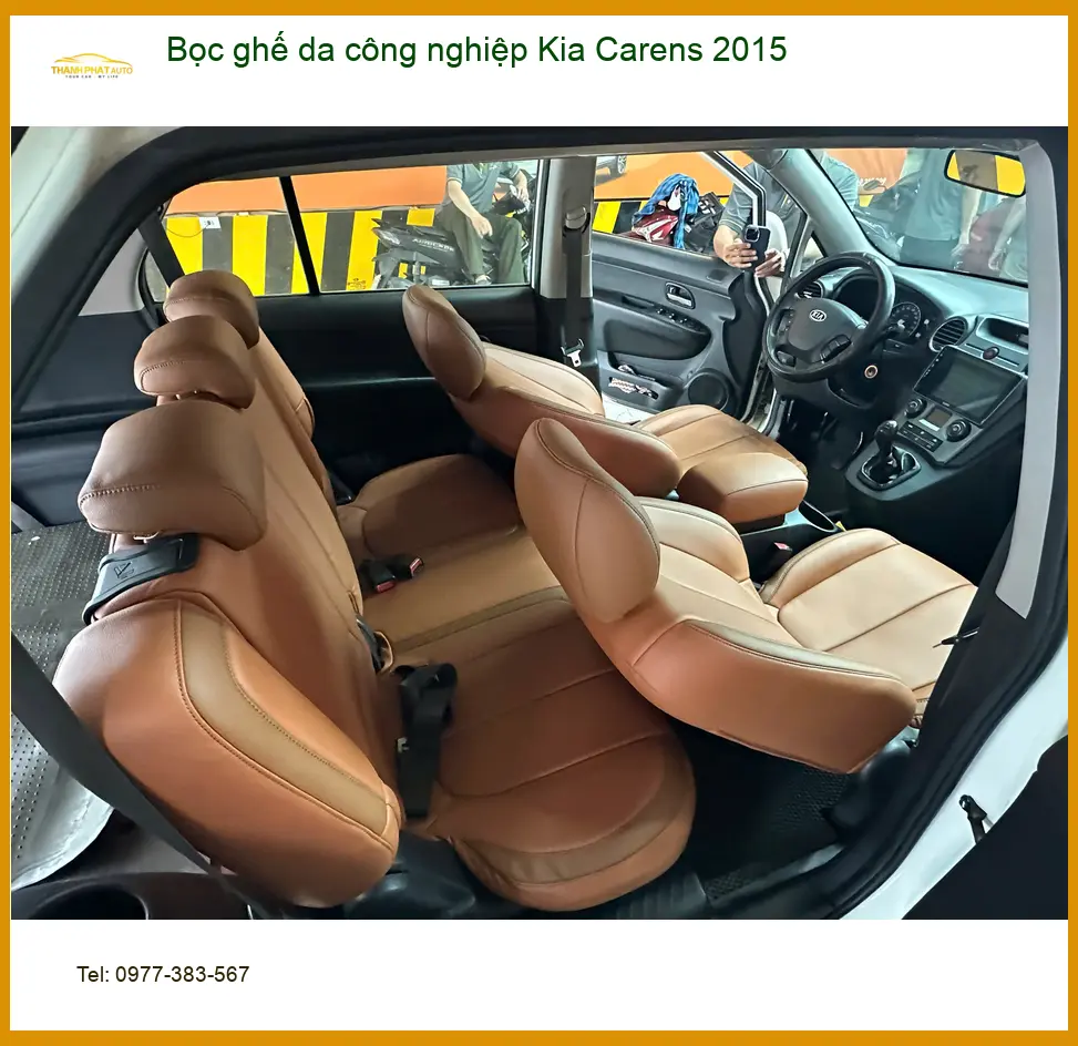 Chị Thảo bọc ghế da công nghiệp Kia Carens 2015 tại Quận 2 vì ghế cũ đã xuống cấp