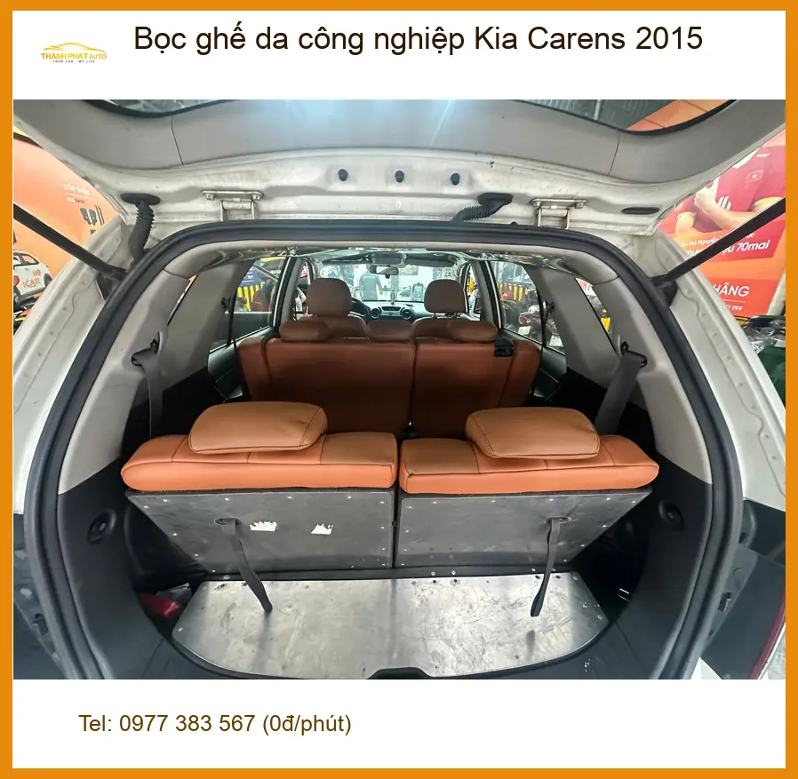 Chị Thảo bọc ghế da công nghiệp Kia Carens 2015 tại Quận 2 vì ghế cũ đã xuống cấp ảnh thực tế 2