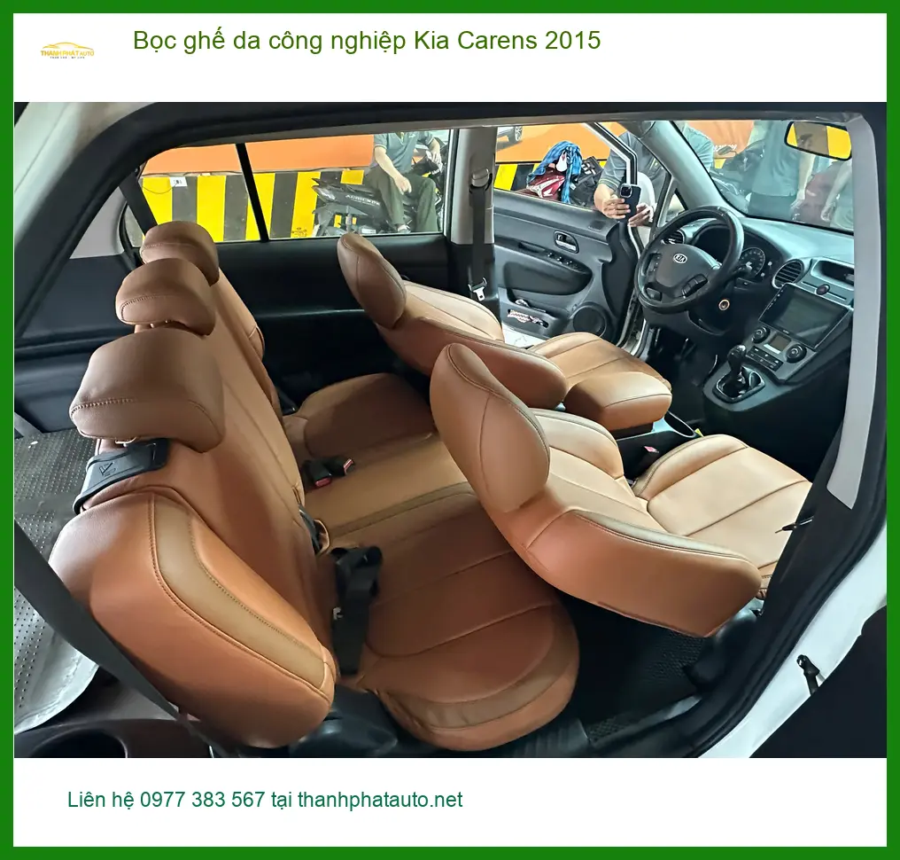 Chú Minh bọc ghế da công nghiệp Kia Carens 2015 tại Bình Chánh ảnh thực tế 2