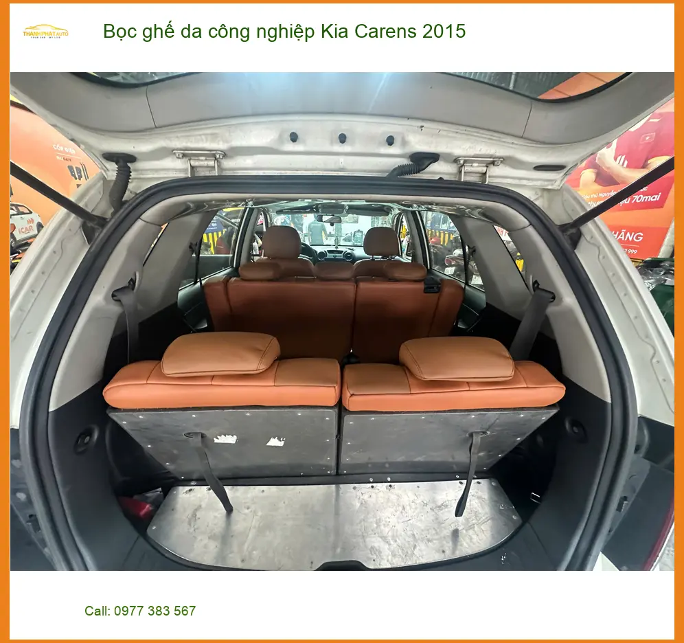 Chị Thảo bọc ghế da công nghiệp Kia Carens 2015 Quận 7 để nội thất xe luôn sạch đẹp. ảnh thực tế 2