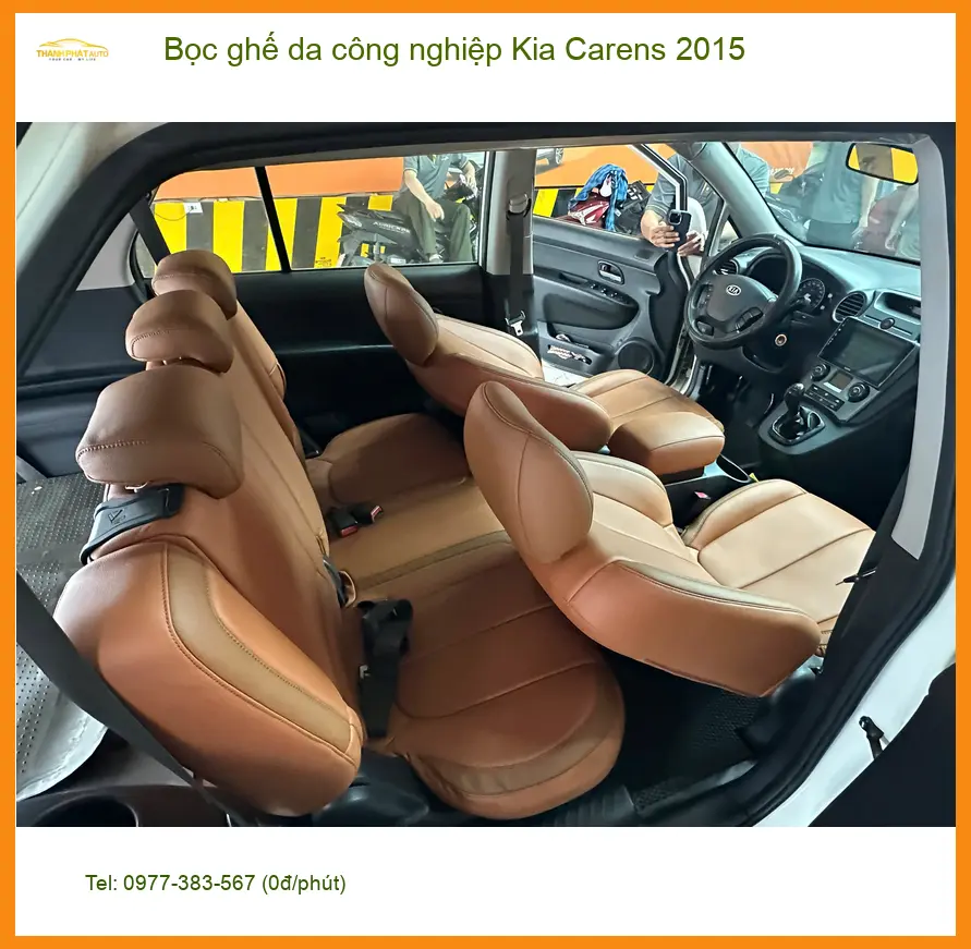 Chị Thảo bọc ghế da công nghiệp Kia Carens 2015 Quận 7 để nội thất xe luôn sạch đẹp. ảnh thực tế 4