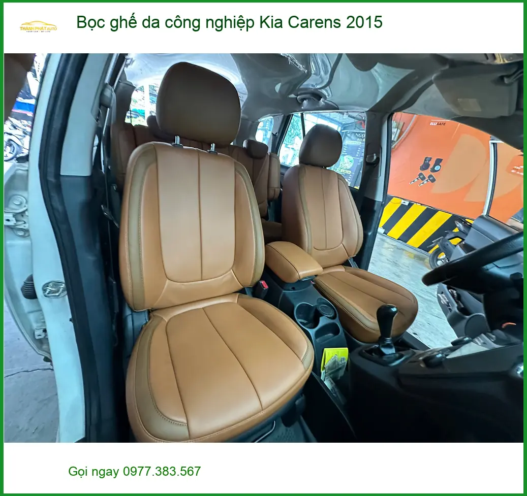 Chị Thảo bọc ghế da công nghiệp Kia Carens 2015 ở Hóc Môn vì ghế cũ xuống cấp ảnh thực tế 2