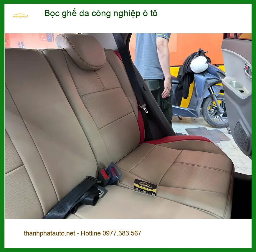 Chị Mai bọc ghế da công nghiệp ô tô cho Mazda 3 tại Tân Bình, nội thất như mới ảnh thực tế 4