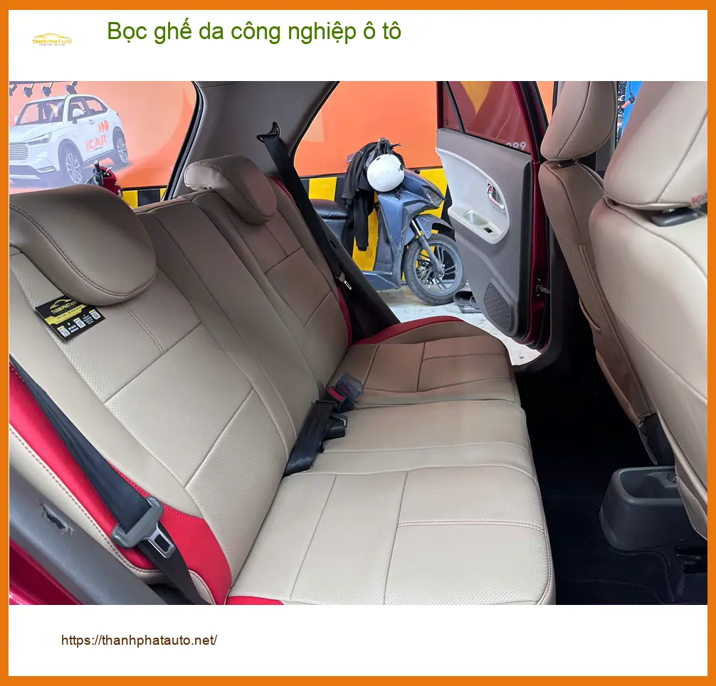 Chị Thảo bọc ghế da công nghiệp ô tô Hyundai Accent ở Quận 9
