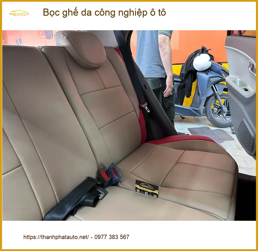 Chú Long bọc ghế da công nghiệp ô tô Kia K3 Quận 7 giúp nội thất bền đẹp