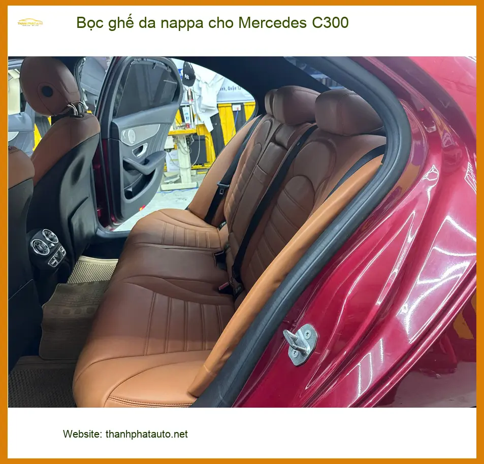 Anh Hoàng Minh bọc ghế da Nappa cho Mercedes C300 tại Quận Bình Tân ảnh thực tế 2