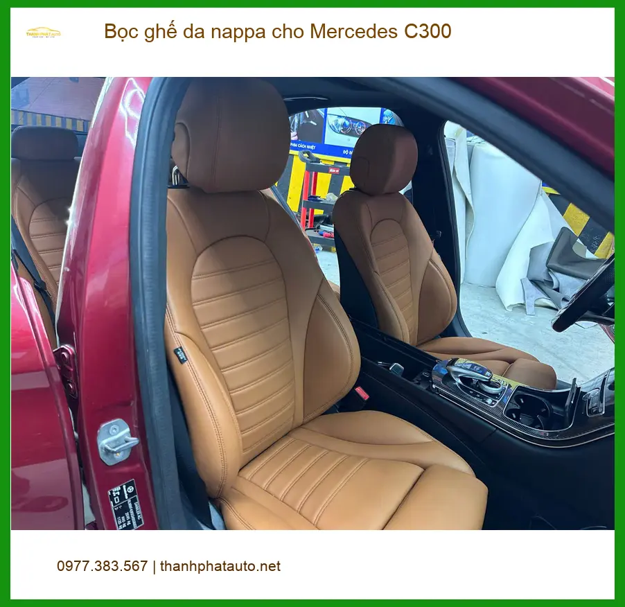 Chị Thanh bọc ghế da nappa cho Mercedes C300 tại Quận Bình Thạnh làm mới nội thất. ảnh thực tế 2