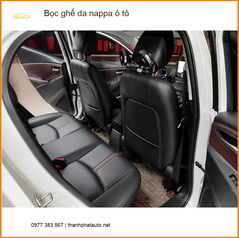 Anh Quang bọc ghế da nappa cho Toyota Camry tại Quận 10 làm mới không gian. ảnh thực tế 2
