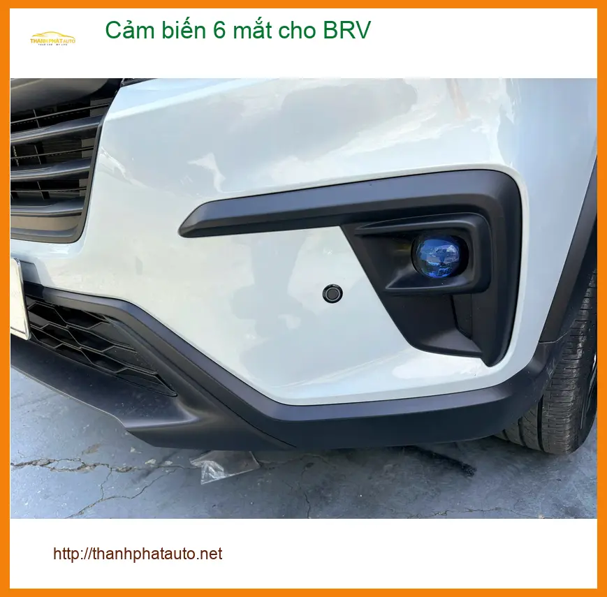 Anh Lộc gắn cảm biến 6 mắt BRV ở Quận 10 để lùi xe an toàn hơn ảnh thực tế 3